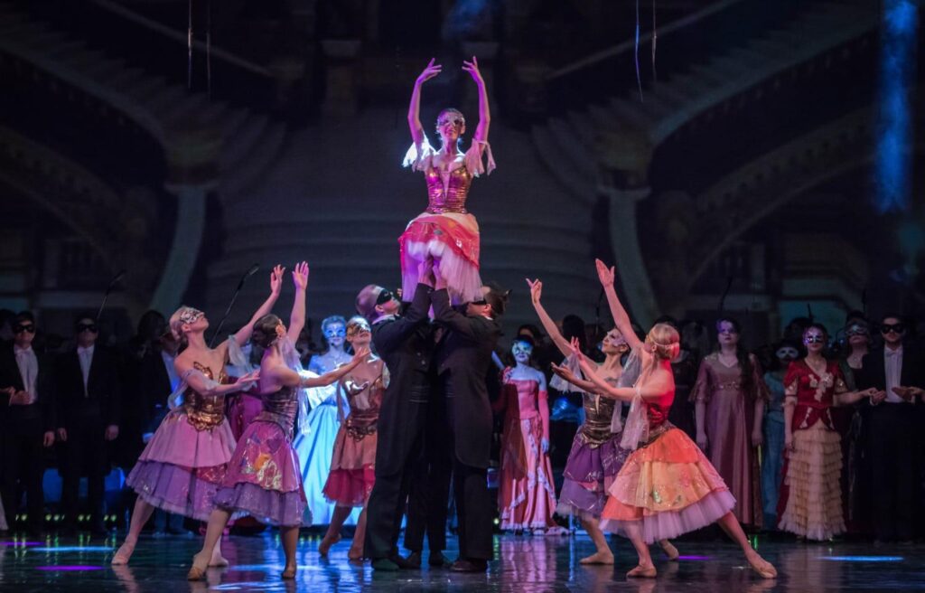 Show ballet program «Christmas Strauss»