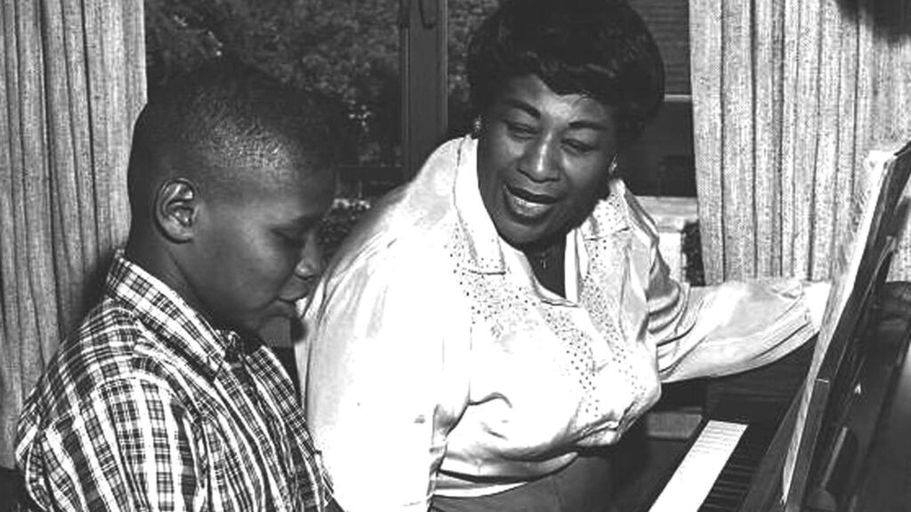 Ray Brown Jr. mit seiner Mutter: Ella Fitzgerald und ihr Mann Ray Brown entfachten in ihrem Sohn die Liebe zum Jazz. © privat Ray Brown Jr. mit seiner Mutter: Ella Fitzgerald und ihr Mann Ray Brown entfachten in ihrem Sohn die Liebe zum Jazz. © privat